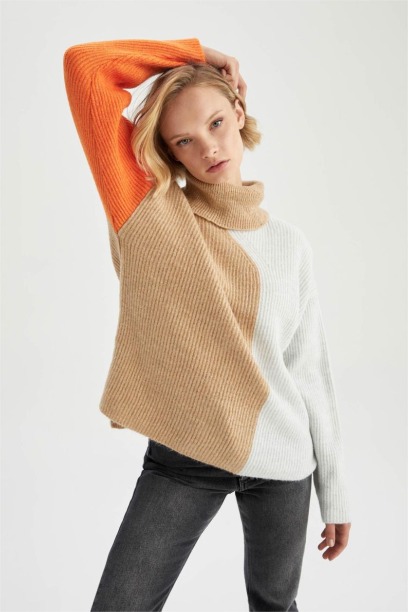 WOMAN Beige Geometric Color Block Turtleneck Oversize Fit Extra Soft Knitwear Tunic
