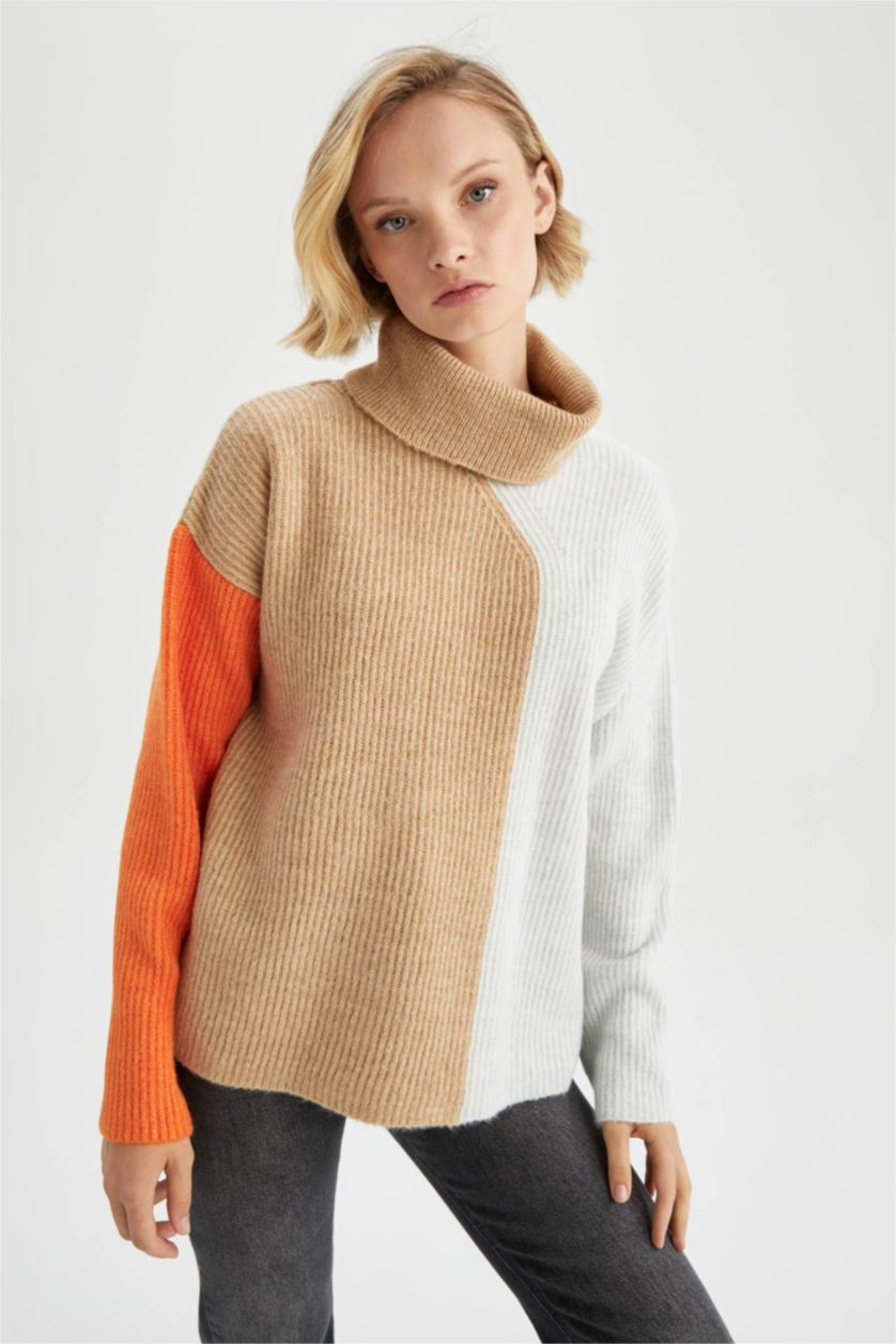 WOMAN Beige Geometric Color Block Turtleneck Oversize Fit Extra Soft Knitwear Tunic