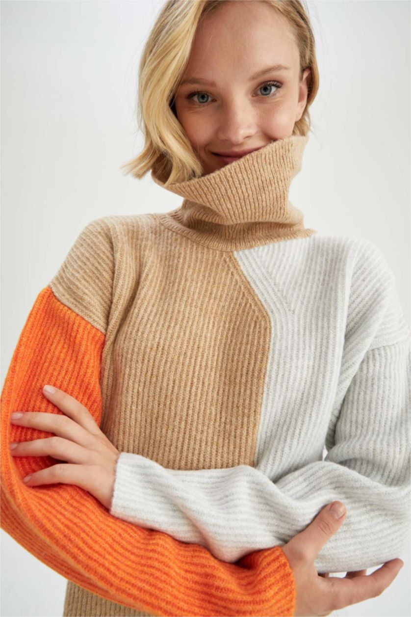 WOMAN Beige Geometric Color Block Turtleneck Oversize Fit Extra Soft Knitwear Tunic