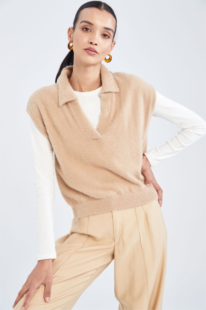 حريمي بيج بلوفر كت تريكو بقصة مريحة بياقة بولو من القطيفة