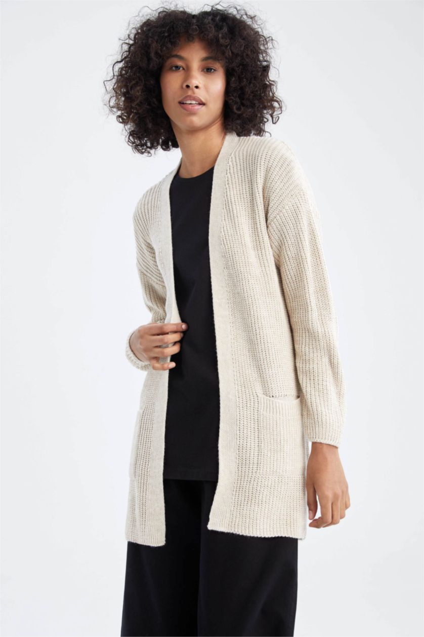 نساء بيج كارديجان قصة عادية