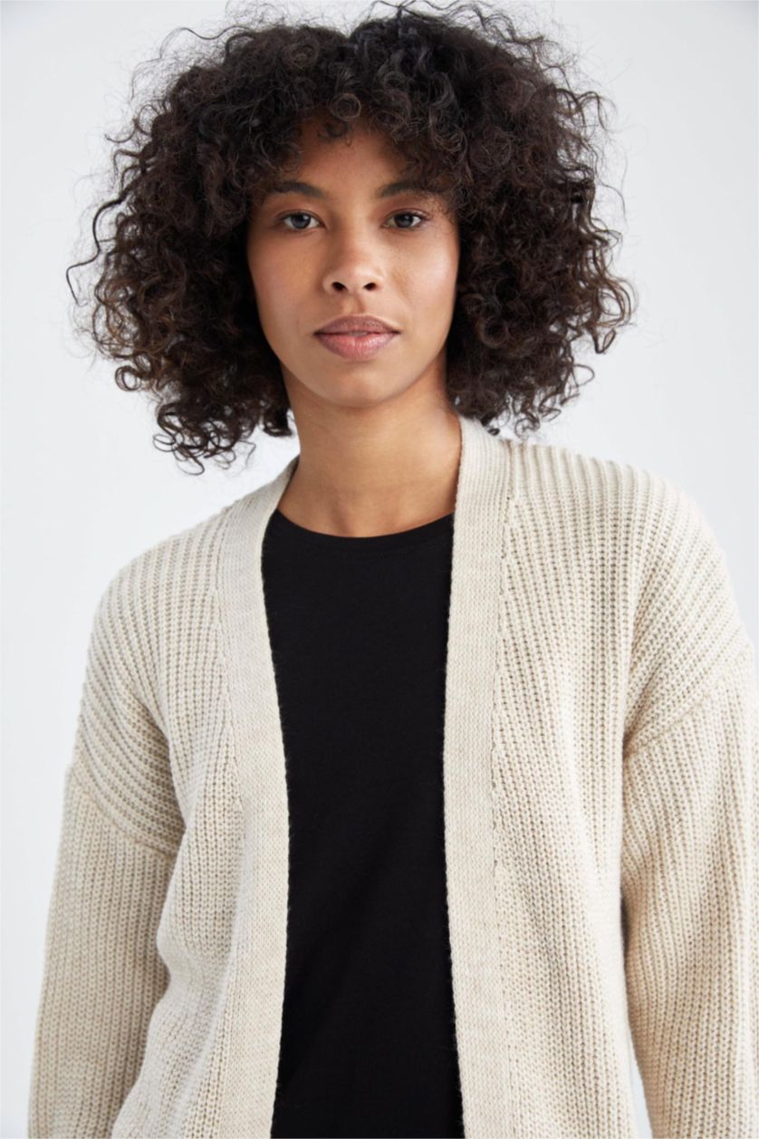 نساء بيج كارديجان قصة عادية