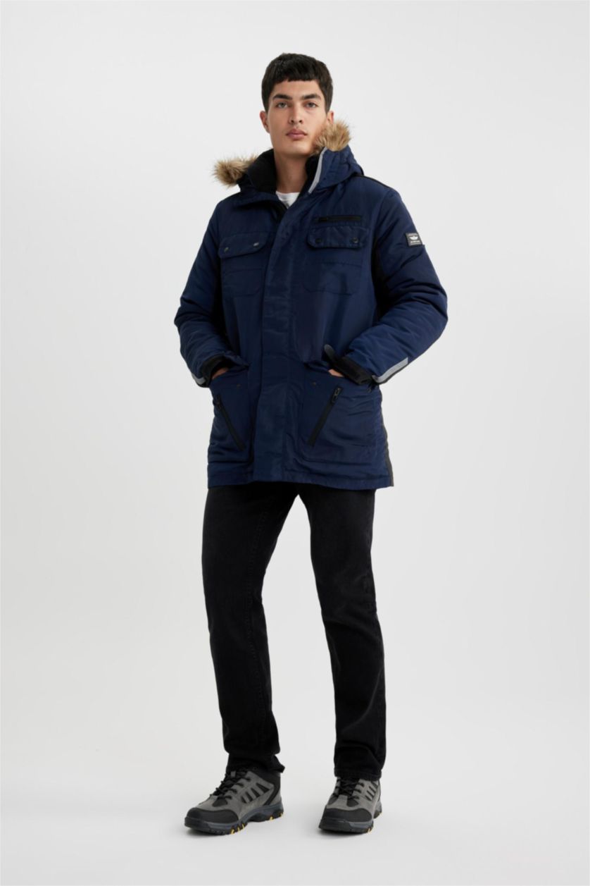 Erkek Lacivert Su İtici Slim Fit Dar Kesim Kapüşonlu Suni Kürklü Polar Astarlı Fermuarlı Cepli Mont Parka
