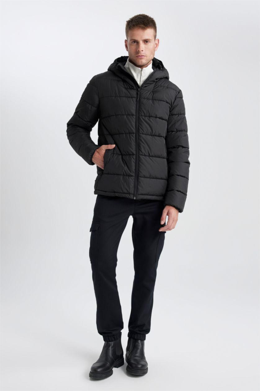 Erkek Siyah Su Geçirmez Kapüşonlu Şişme Mont Fermuarlı Çift Cepli