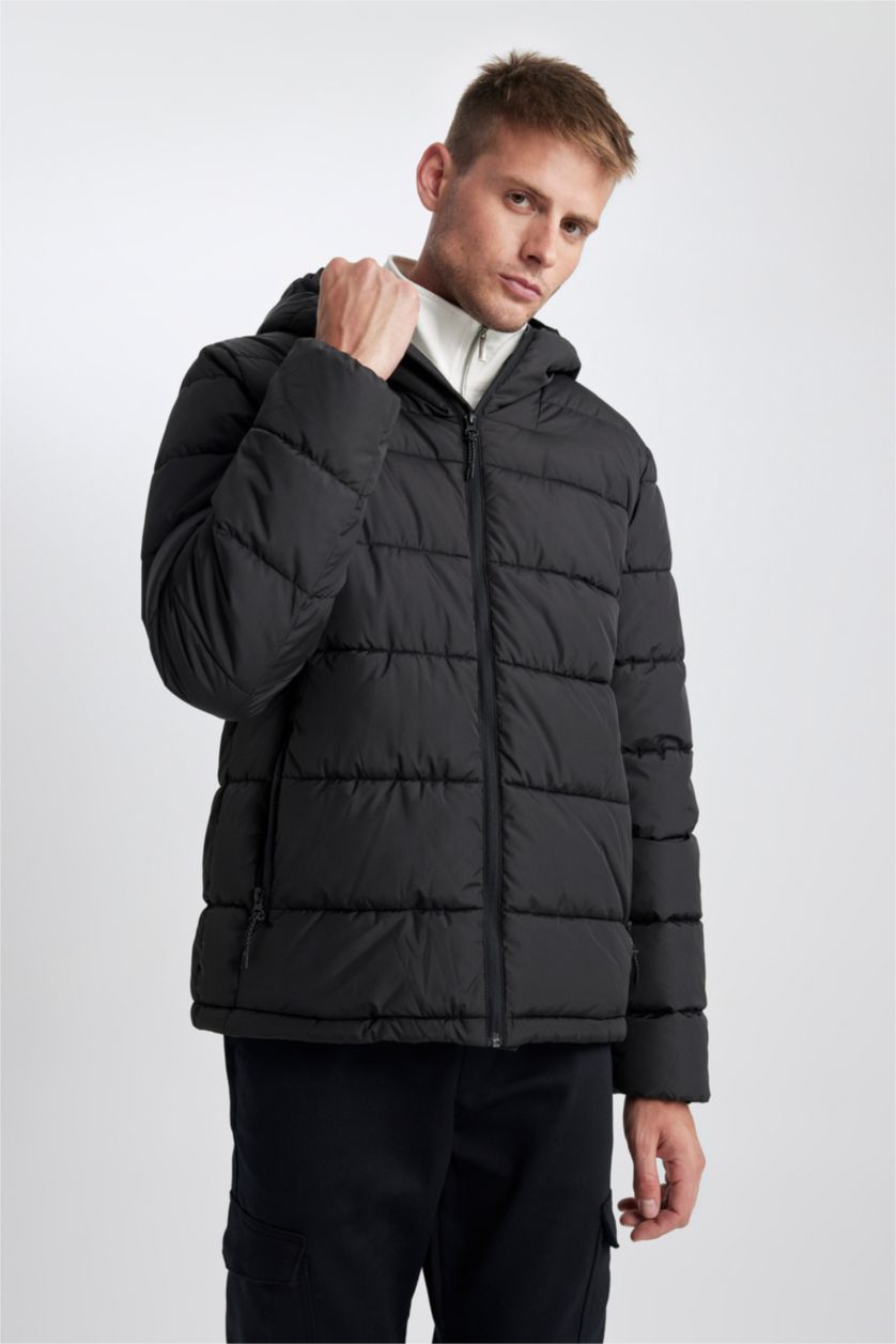 Erkek Siyah Su Geçirmez Kapüşonlu Şişme Mont Fermuarlı Çift Cepli