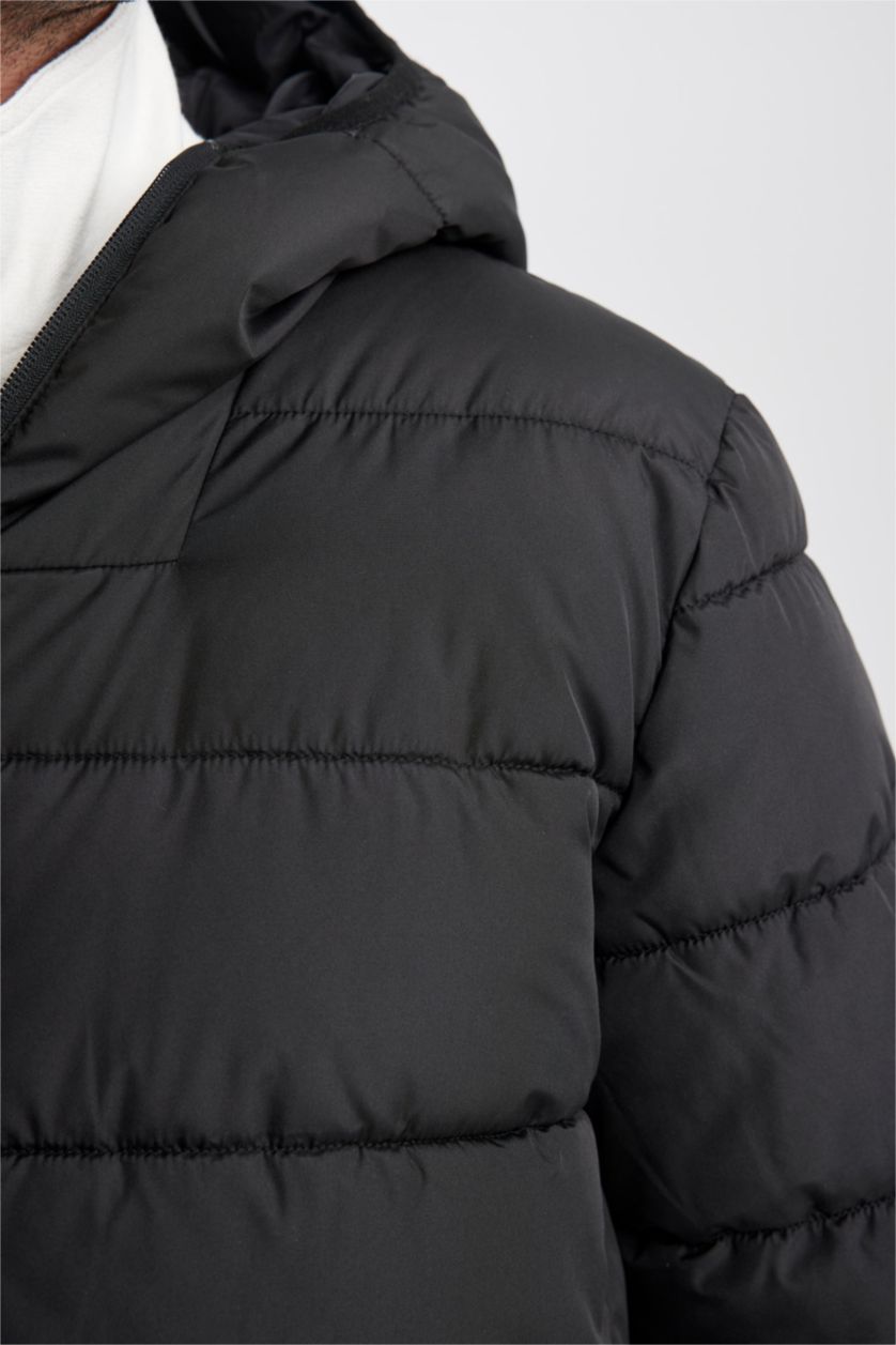 Erkek Siyah Su Geçirmez Kapüşonlu Şişme Mont Fermuarlı Çift Cepli