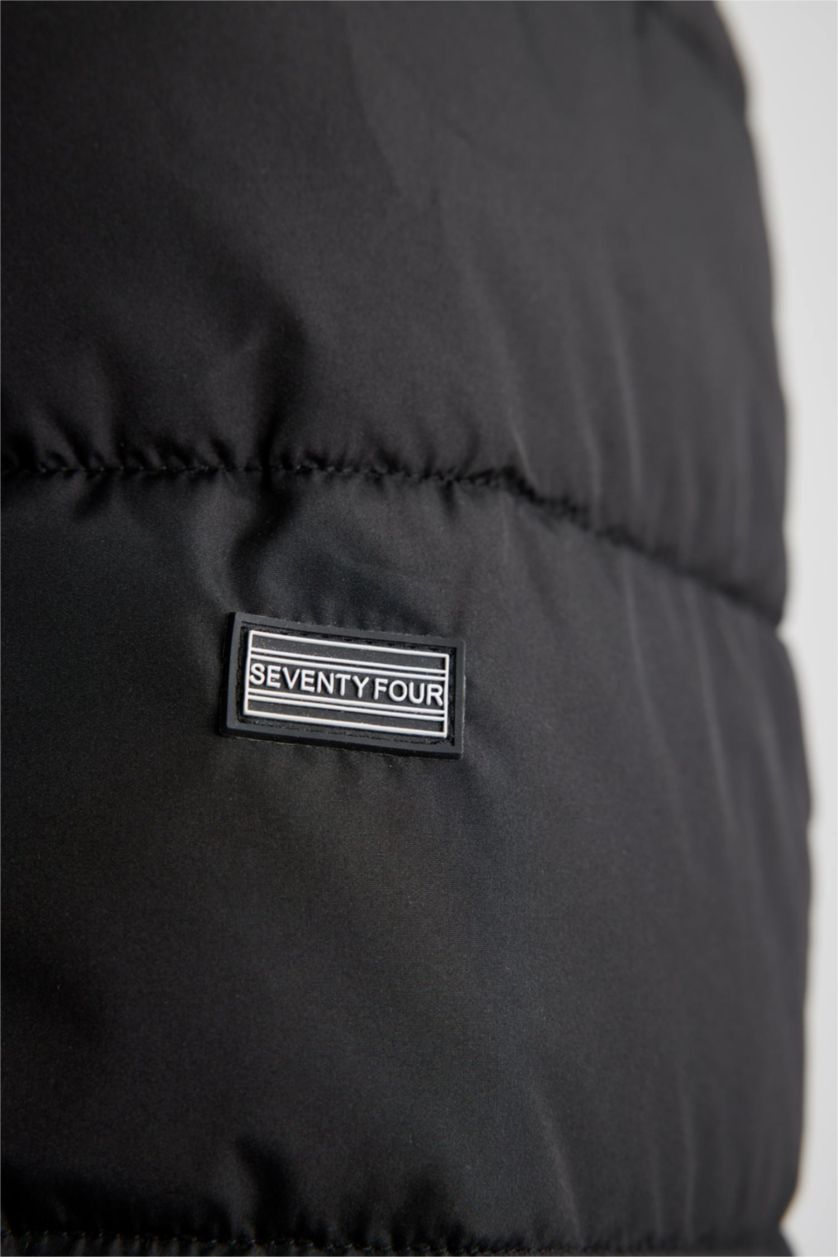 Erkek Siyah Su Geçirmez Kapüşonlu Şişme Mont Fermuarlı Çift Cepli