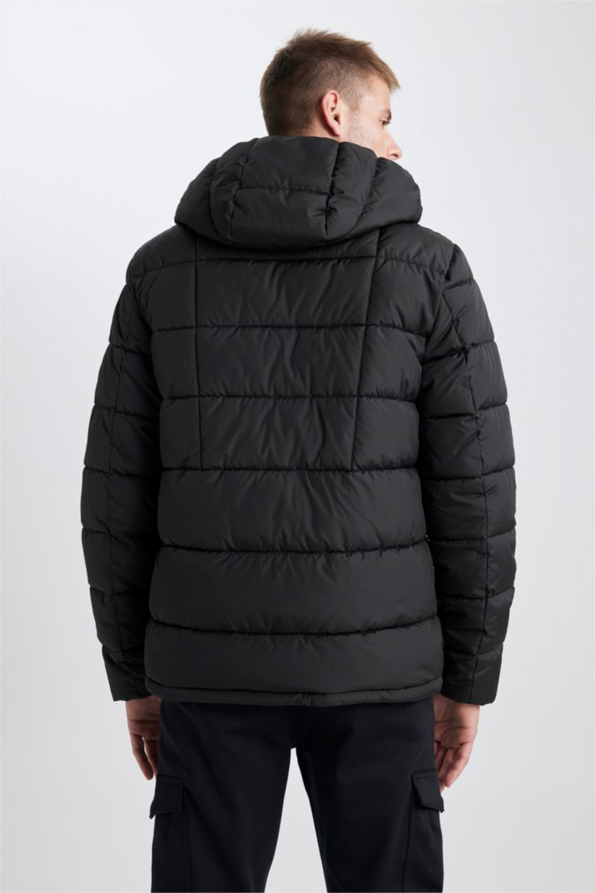 Erkek Siyah Su Geçirmez Kapüşonlu Şişme Mont Fermuarlı Çift Cepli