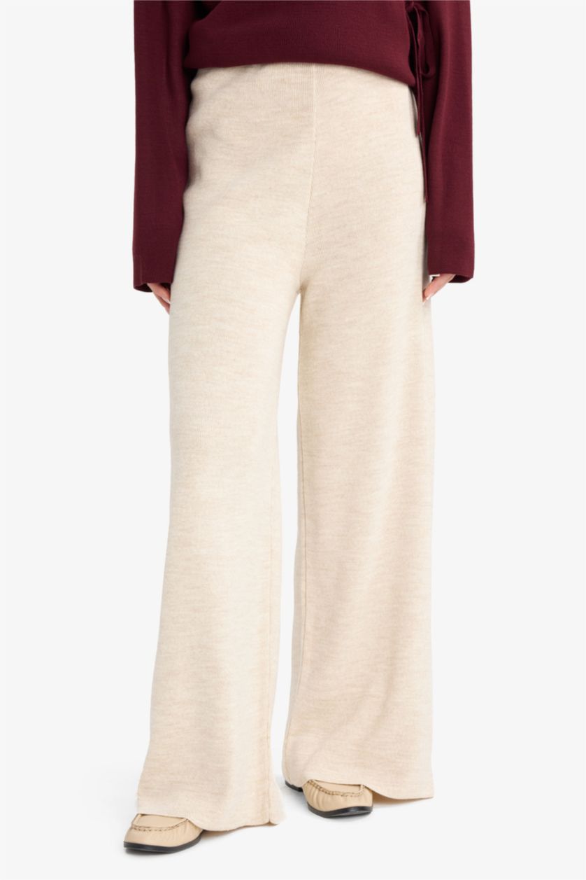 Kadın Ekru Relax Fit Triko Pantolon Basic Düz Beli Lastikli Geniş Paça