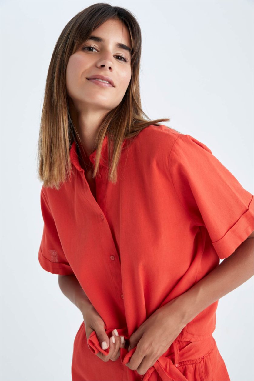 FEMME Rouge Chemise courte aspect lin à manches courtes