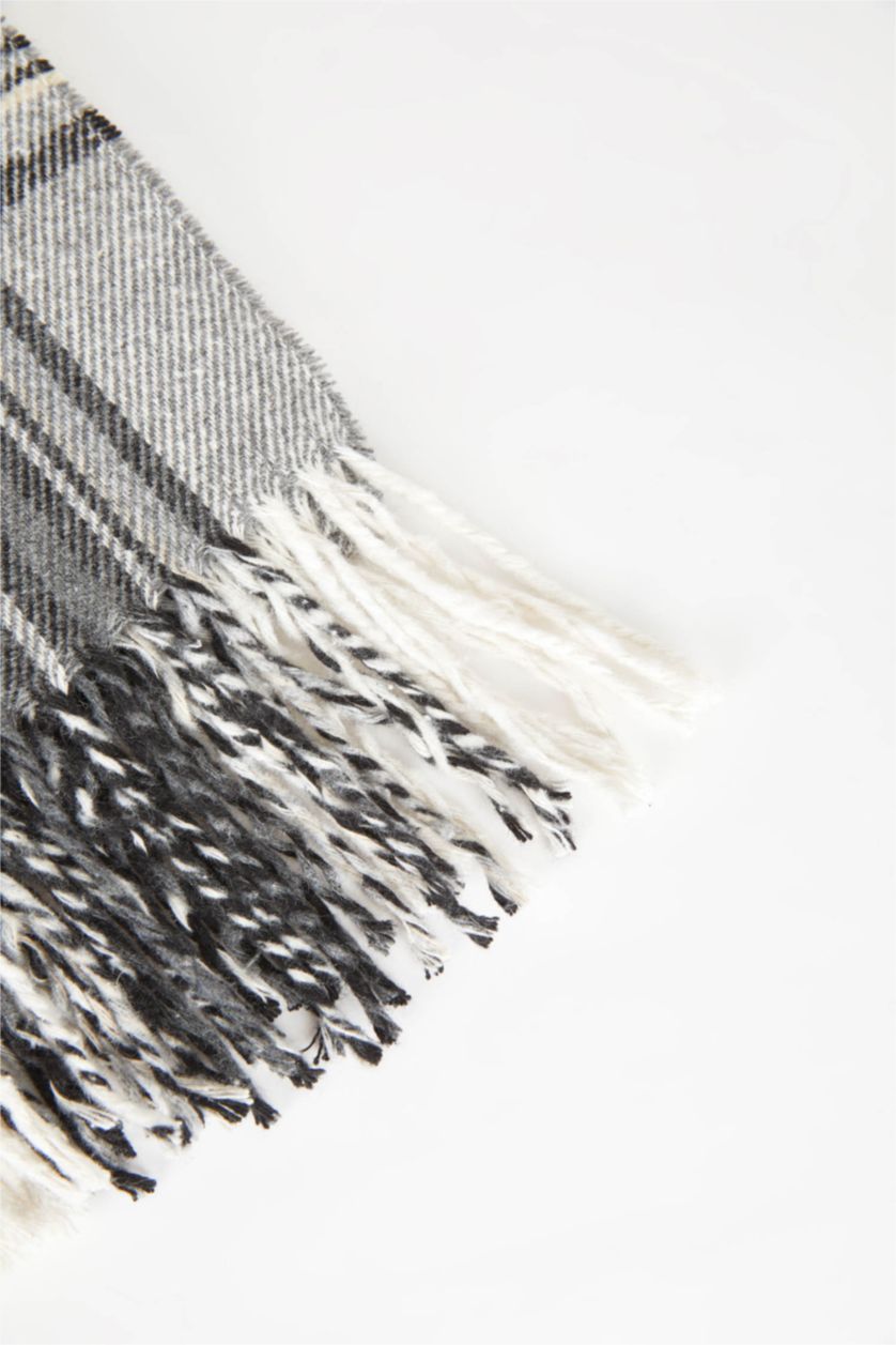 رجال رمادي وشاح مزين بشراشيب