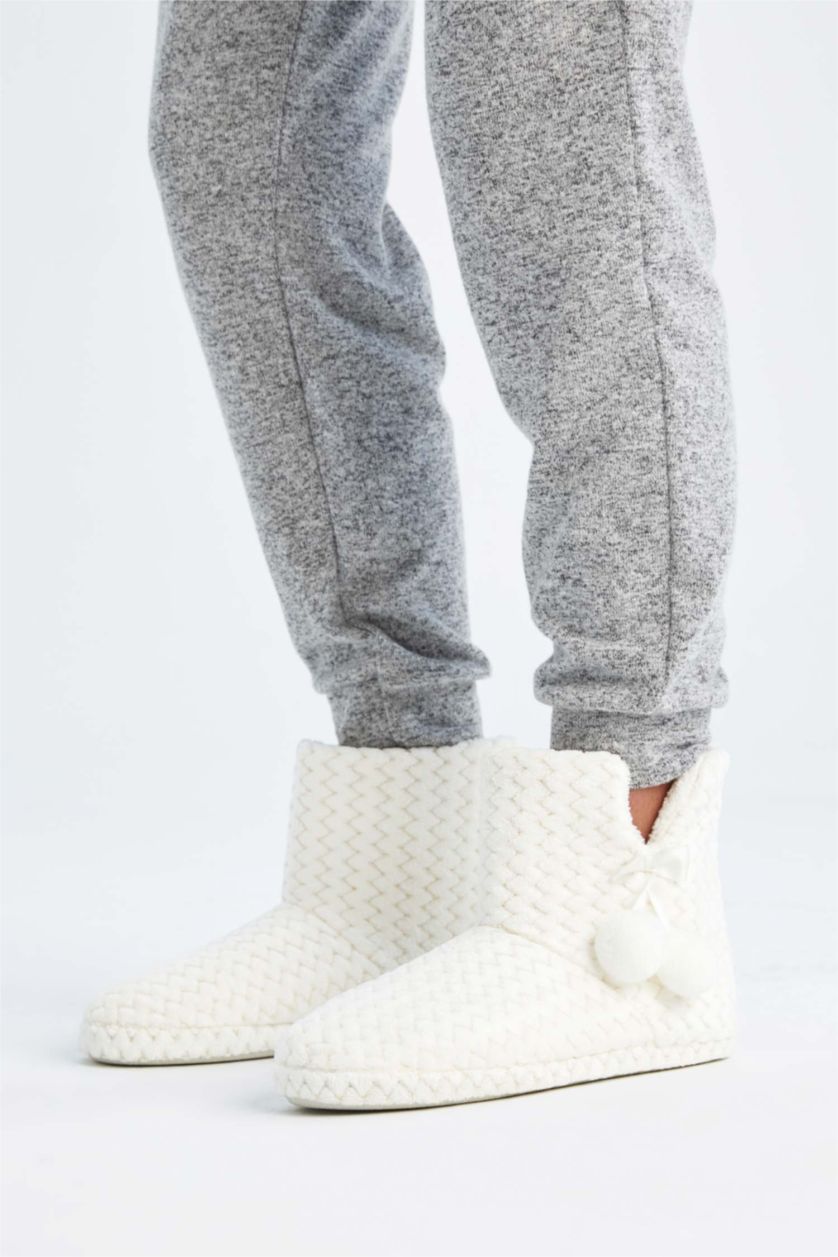 نساء بيج فاتح شبشب منزلي نسائي بكعب مسطح بدون أربطة شتوي Fall In Love من