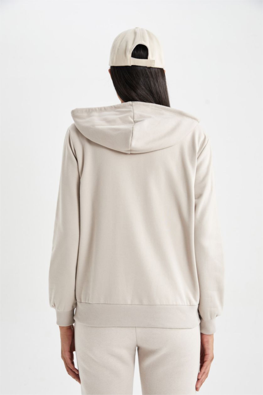 نساء اللون الرملي سويتر قماش رقيق قصة عادية