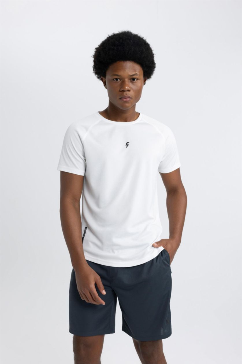 Erkek Beyaz Slim Fit Dar Kesim Bisiklet Yaka Baskılı Sporcu Kısa Kollu Tişört