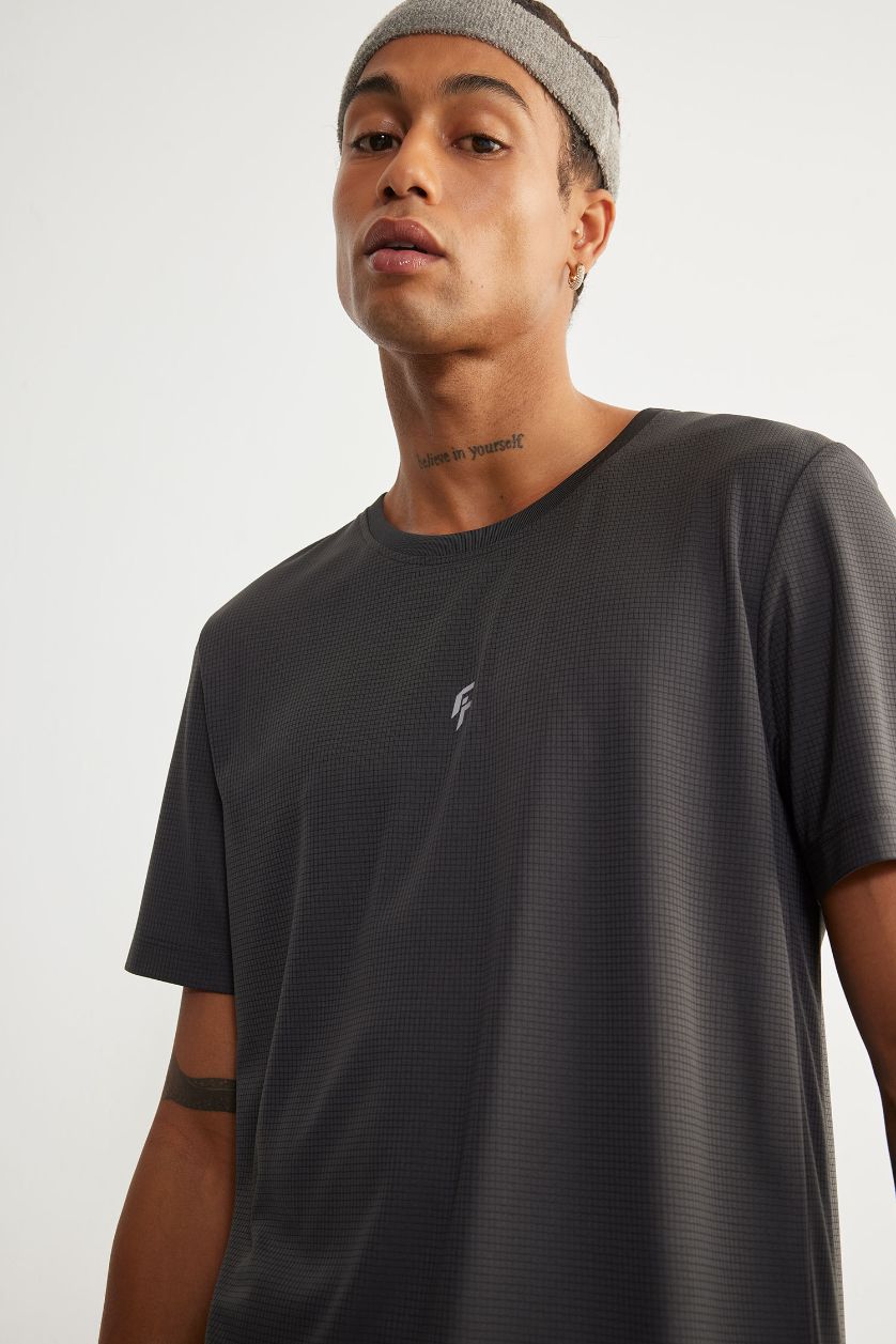 رجال أسود تيشيرت رياضي نص كم سليم فيت من DeFactoFit