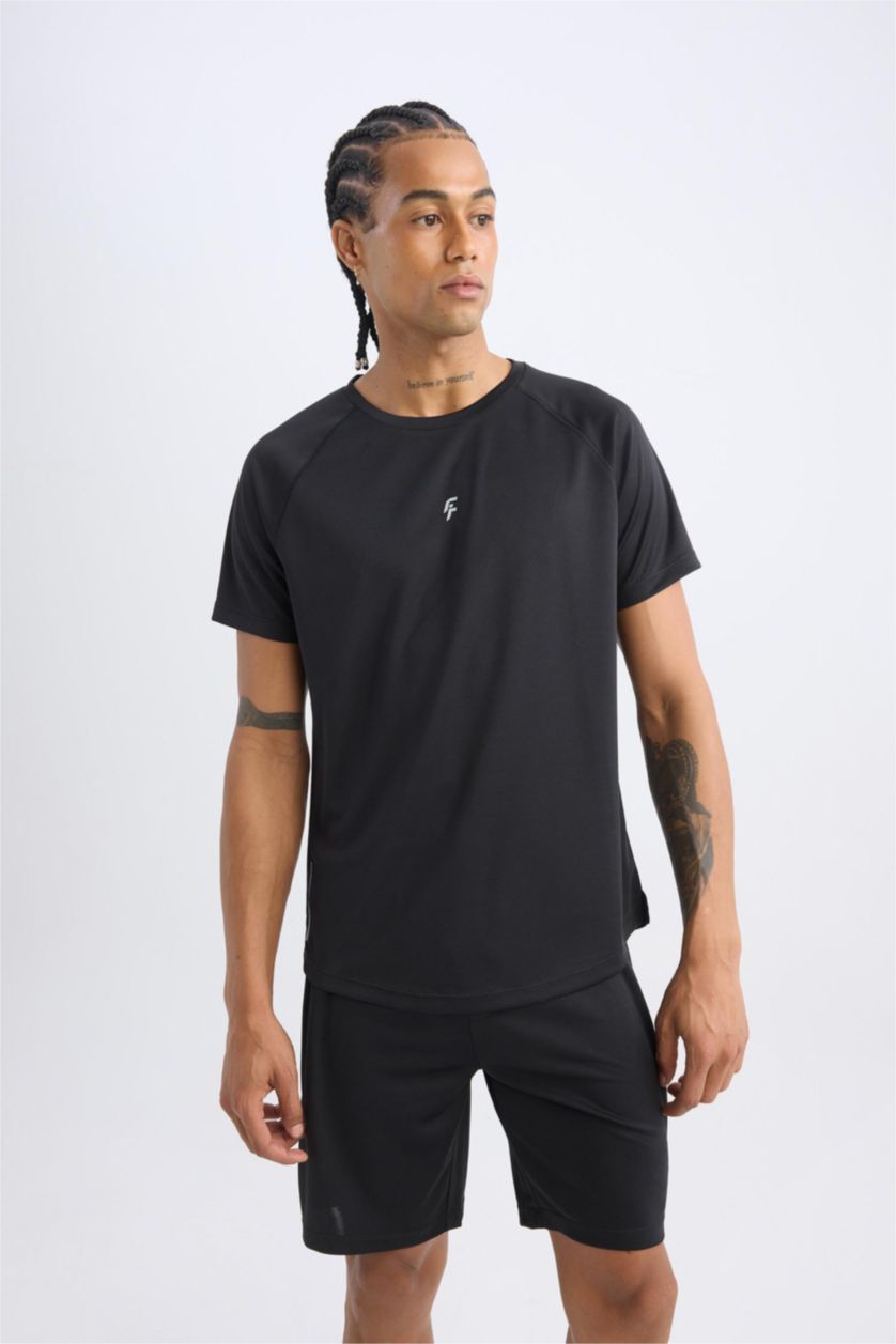 رجال أسود تيشيرت رياضي نص كم سليم فيت من DeFactoFit
