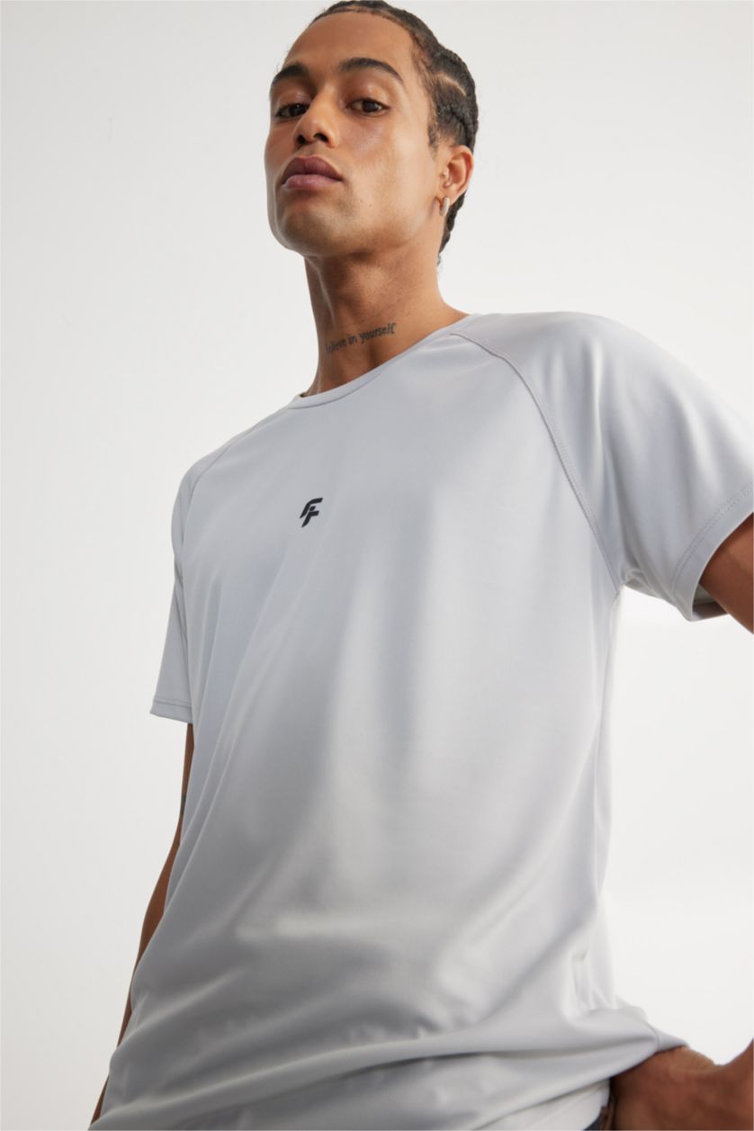 Erkek Açık Gri Hızlı Kuruyan Slim Fit Dar Kesim Bisiklet Yaka Baskılı Sporcu Kısa Kollu Tişört