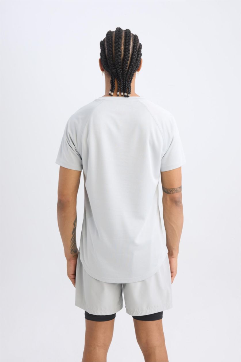 Erkek Açık Gri Hızlı Kuruyan Slim Fit Dar Kesim Bisiklet Yaka Baskılı Sporcu Kısa Kollu Tişört