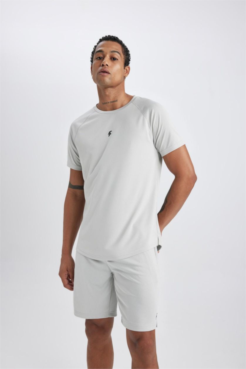 Erkek Açık Gri DeFactoFit Slim Fit Dar Kesim Sporcu Standart Paça Şort