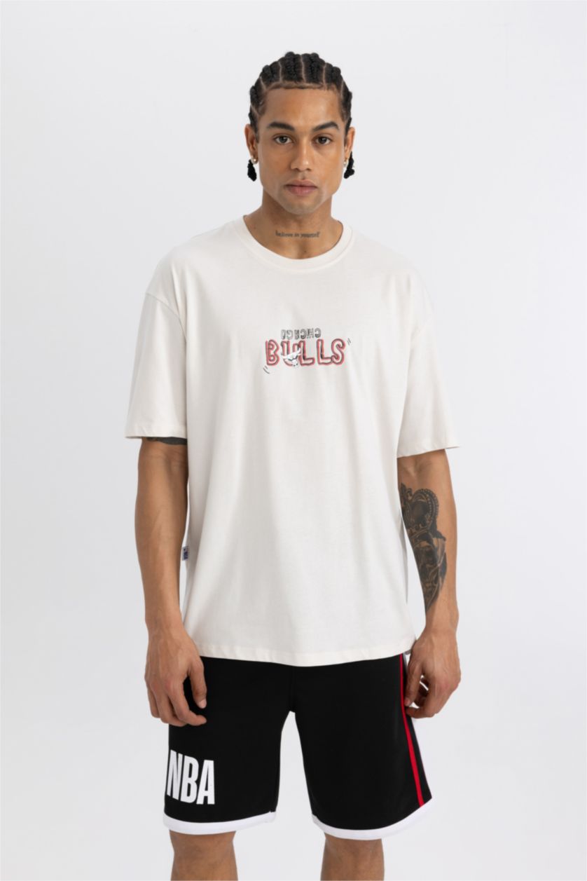 Erkek Taş DeFactoFit NBA Chicago Bulls Oversize Fit Bisiklet Yaka Kısa Kollu %100 Pamuk Tişört