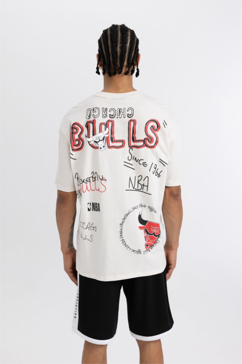 Erkek Taş DeFactoFit NBA Chicago Bulls Oversize Fit Bisiklet Yaka Kısa Kollu %100 Pamuk Tişört