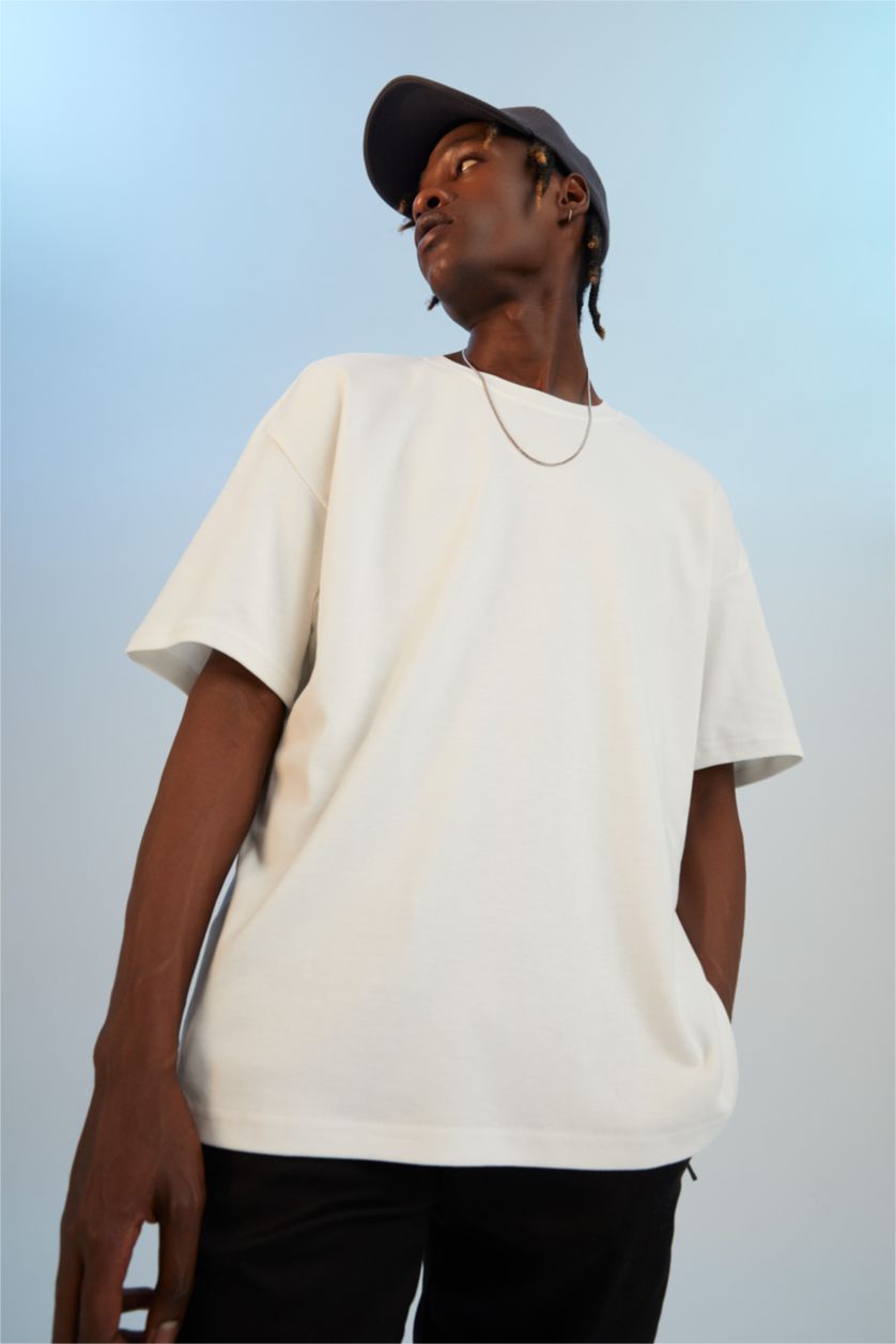 Erkek Kırık Beyaz Oversıze Kısa Kollu Tişört