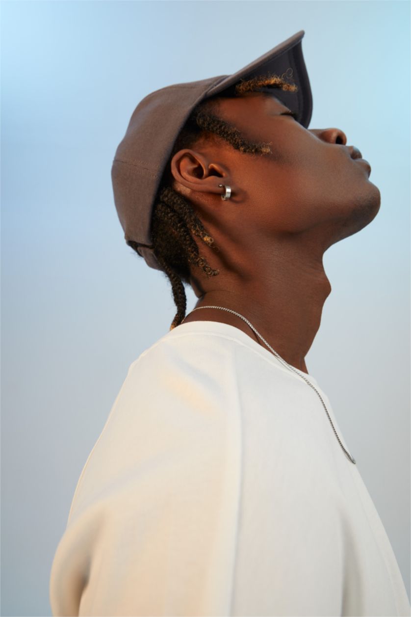 Erkek Kırık Beyaz Oversıze Kısa Kollu Tişört