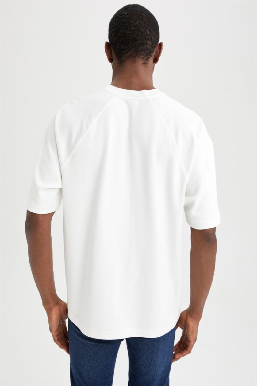 Erkek Kırık Beyaz Oversıze Kısa Kollu Tişört