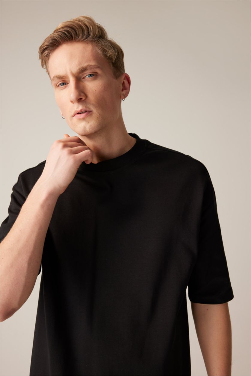 MAN Black Oversize Fit Short Sleeve T-Shirt