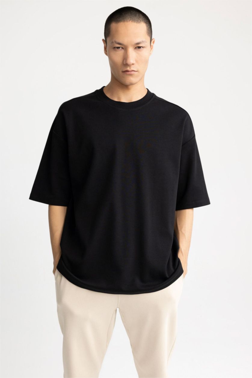 MAN Black Oversize Fit Short Sleeve T-Shirt