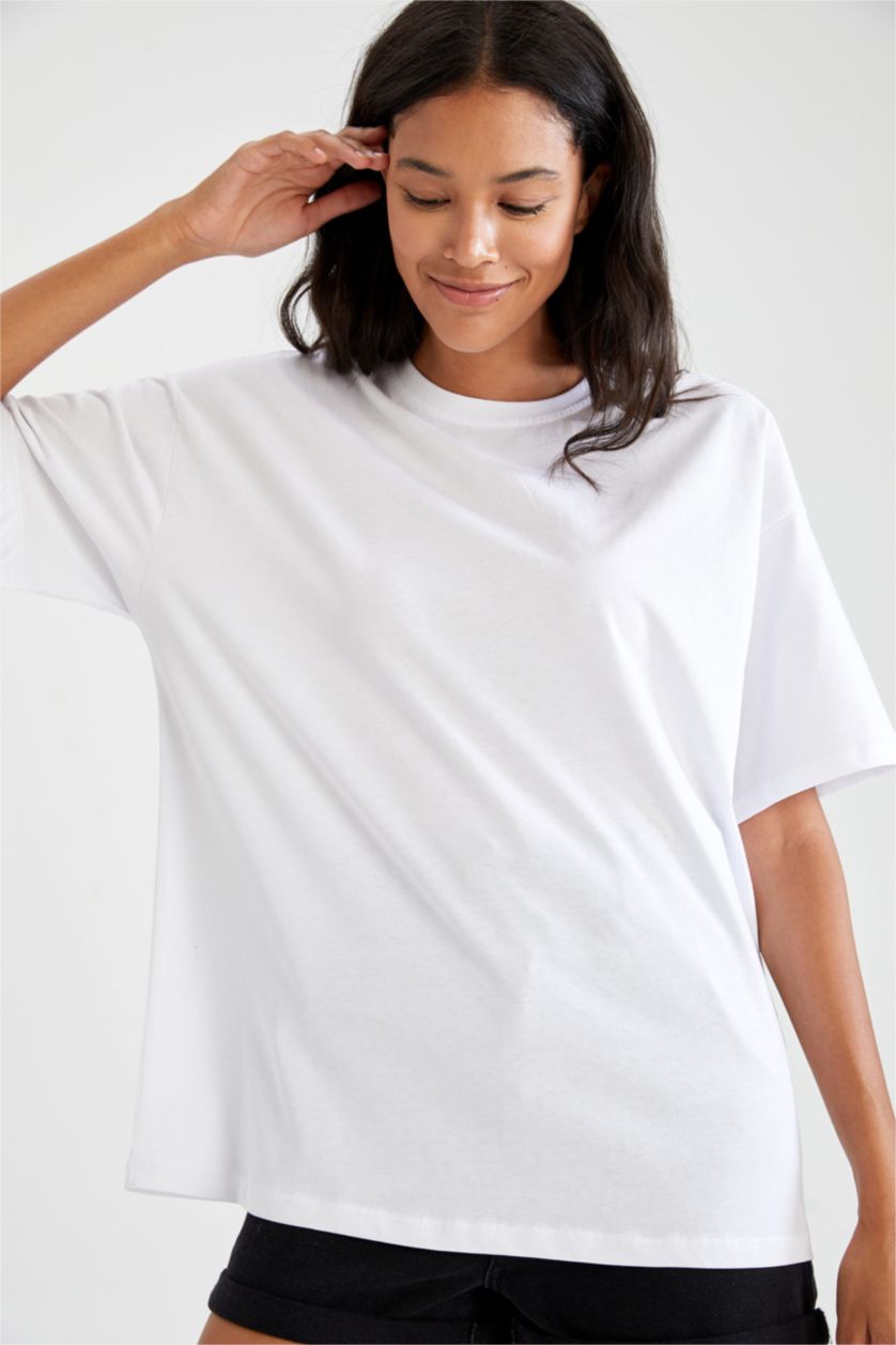 WOMAN White Oversize Fit Short Sleeve T-Shirt