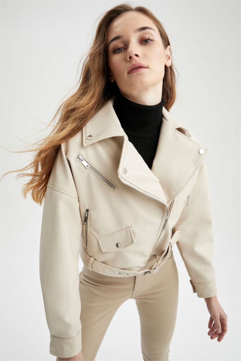 Kadın Kum Relax Fit Kemer Detaylı Su İtici Suni Deri Ceket