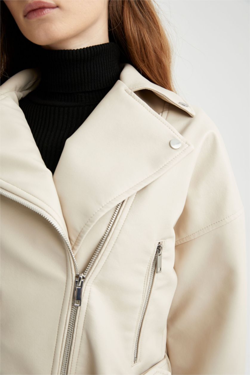 Kadın Kum Relax Fit Kemer Detaylı Su İtici Suni Deri Ceket