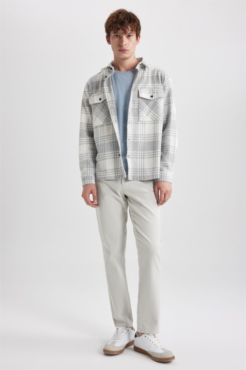 رجال رمادي فاتح قميص كاروهات كم طويل قصة مريحة