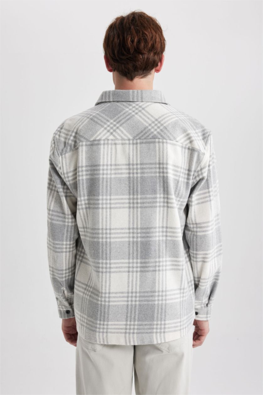 رجال رمادي فاتح قميص كاروهات كم طويل قصة مريحة