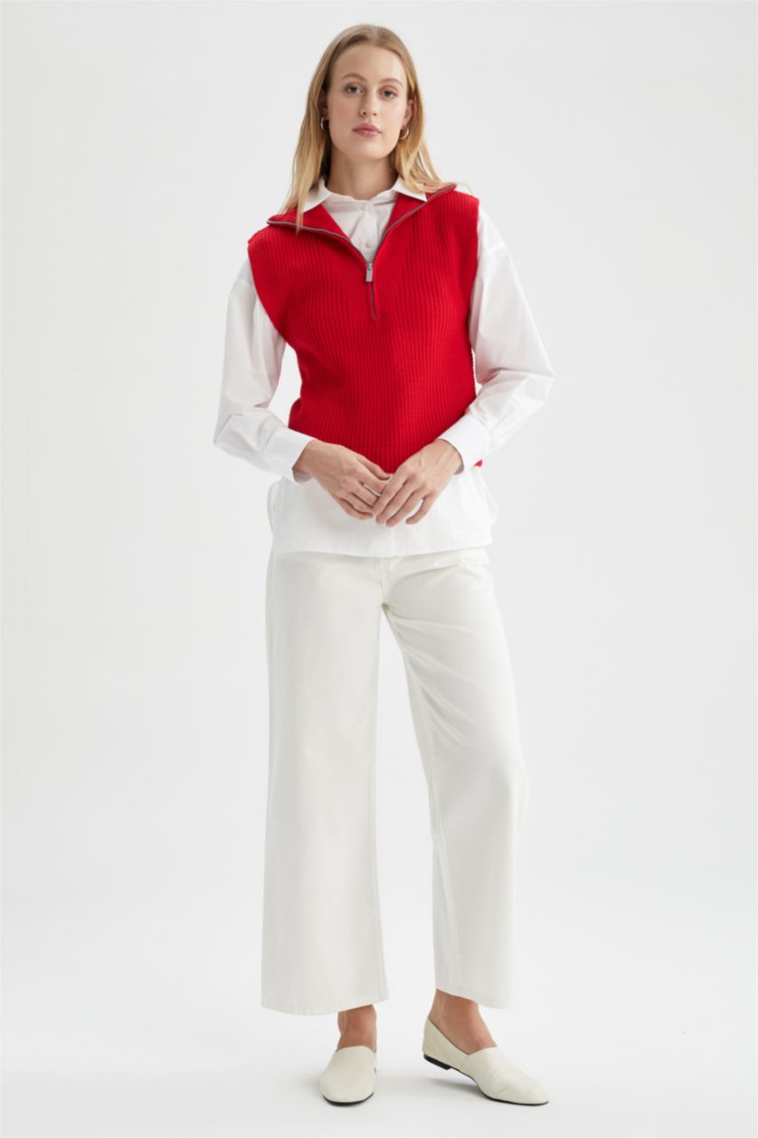 Woman Red Regular Fit Zip-Up Turtle Neck Thessaloniki Fabric Vest