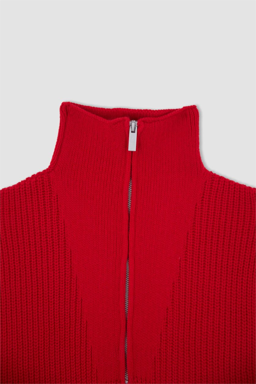 Woman Red Regular Fit Zip-Up Turtle Neck Thessaloniki Fabric Vest