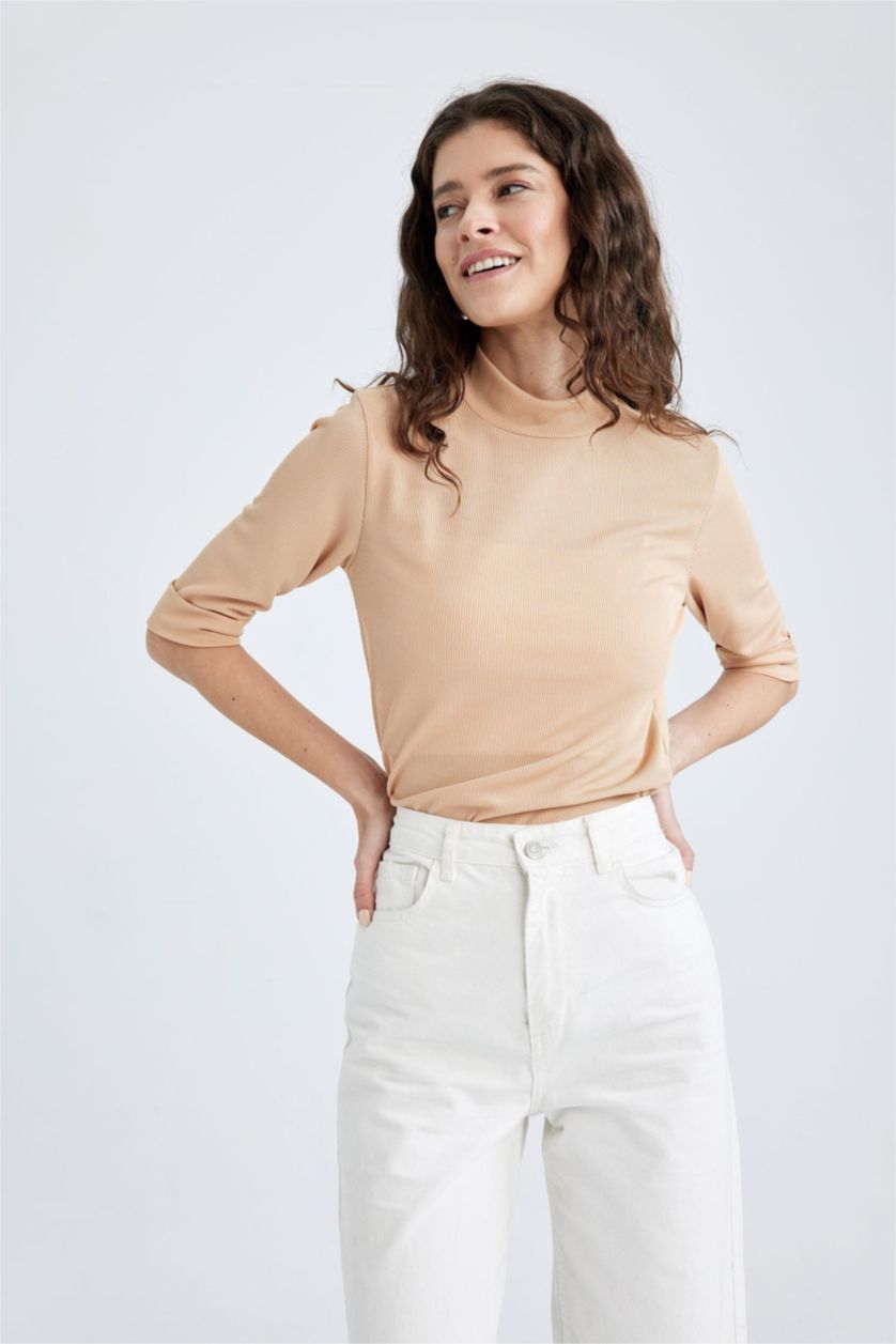 Kadın Bej Slım Fıt Yarım Balıkçı Yaka Fitilli Kaşkorse Kısa Kollu Tişört