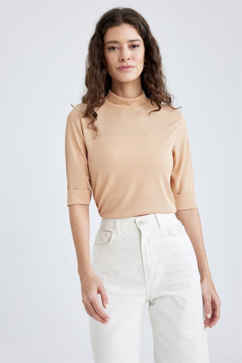 Kadın Bej Slım Fıt Yarım Balıkçı Yaka Fitilli Kaşkorse Kısa Kollu Tişört