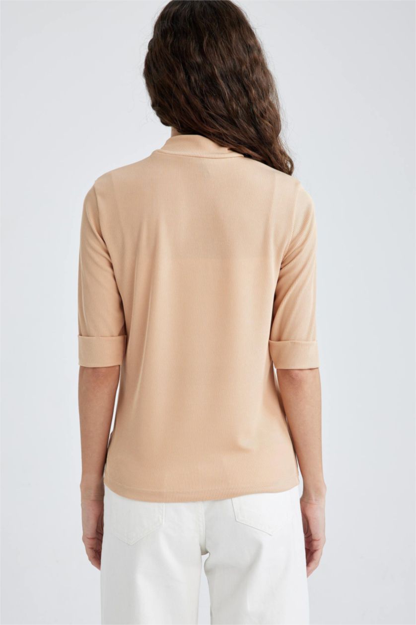 Kadın Bej Slım Fıt Yarım Balıkçı Yaka Fitilli Kaşkorse Kısa Kollu Tişört