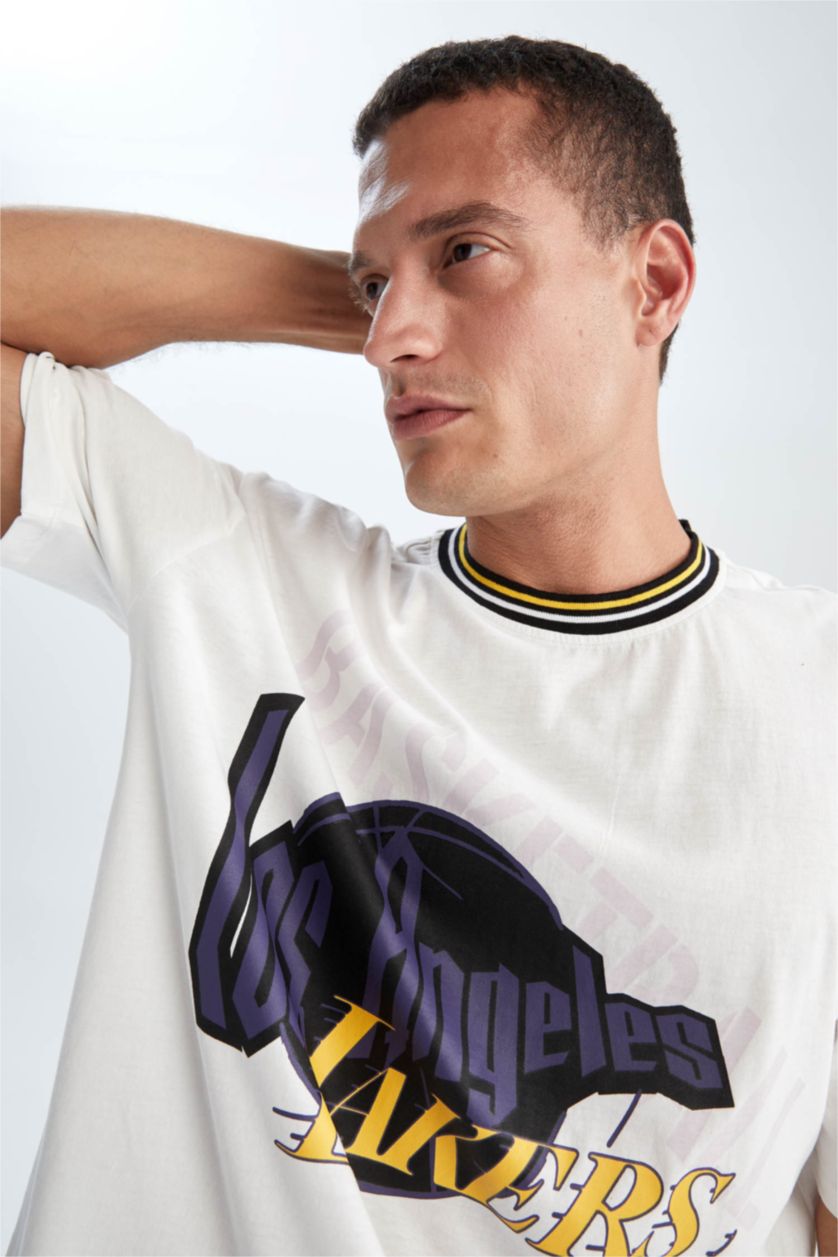 MAN Ecru NBA Los Angeles Lakers Licensed T-Shirt