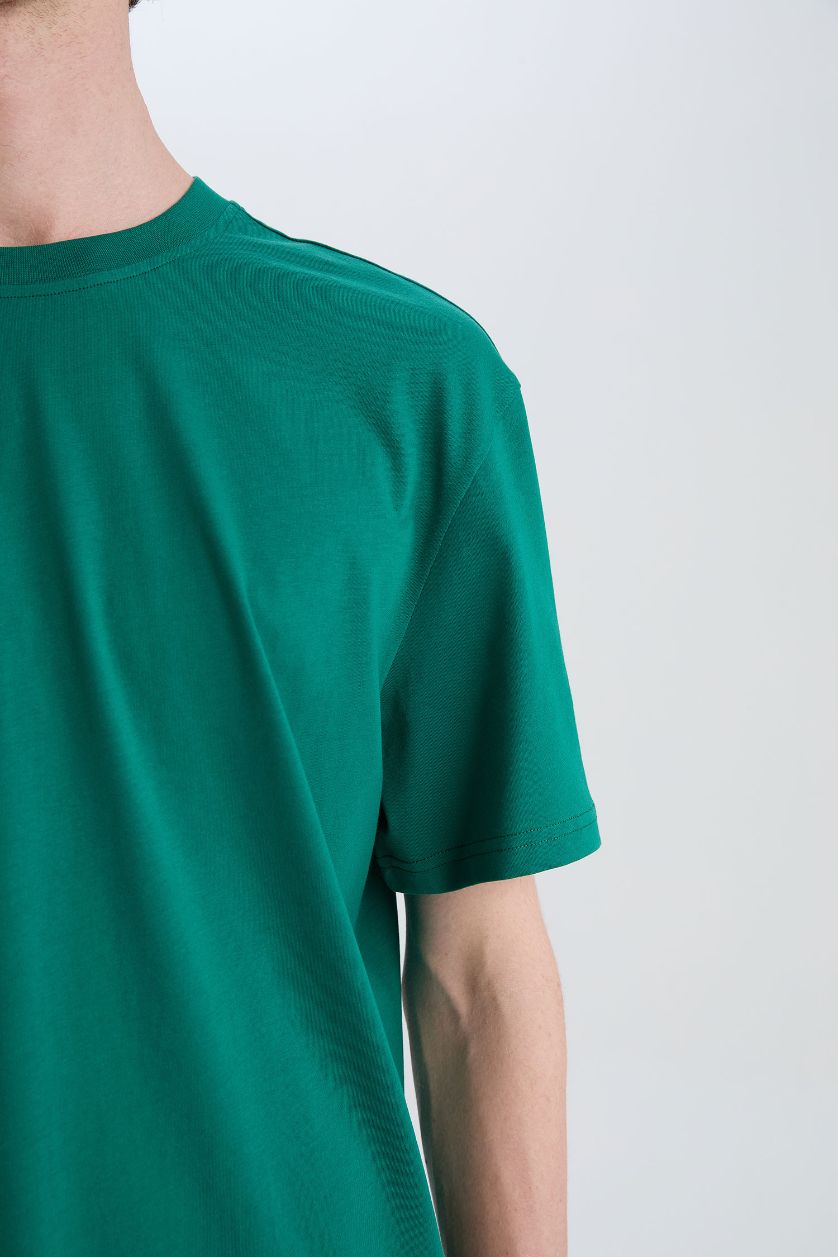 MAN Green New Regular Fit Crew Neck Basic T-Shirt