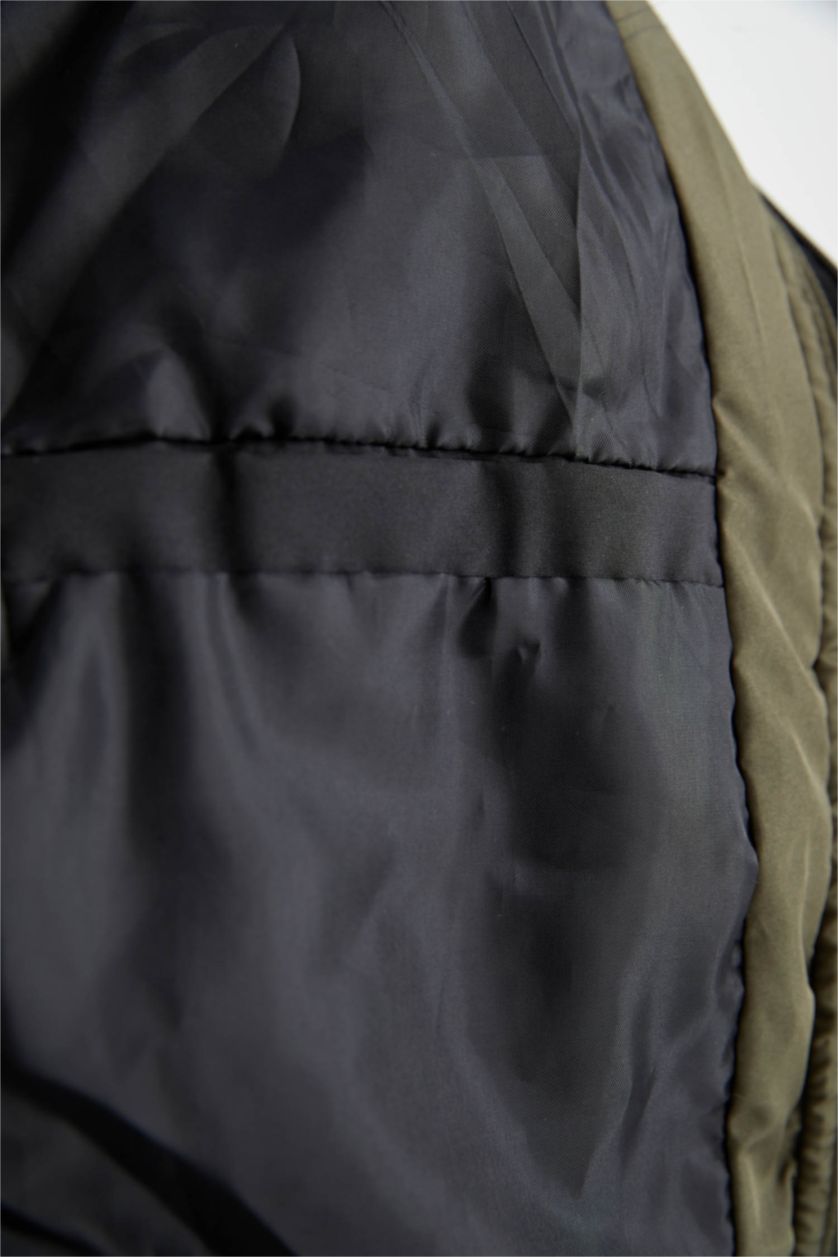 Erkek Haki Regular Fit Kapüşonlu Polar Astarlı Su İtici Şişme Mont