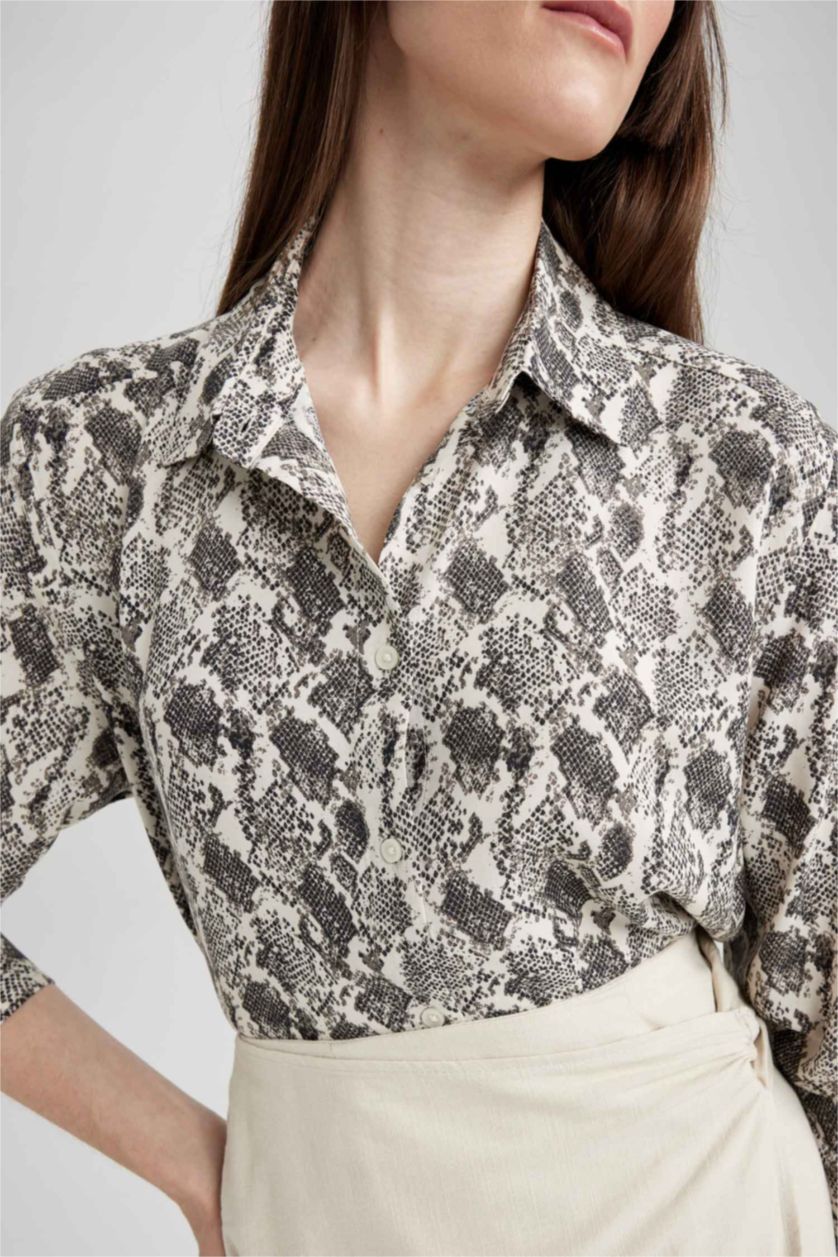 نساء بيج فاتح تونيك قصة عادية كم طويل وياقة قميص