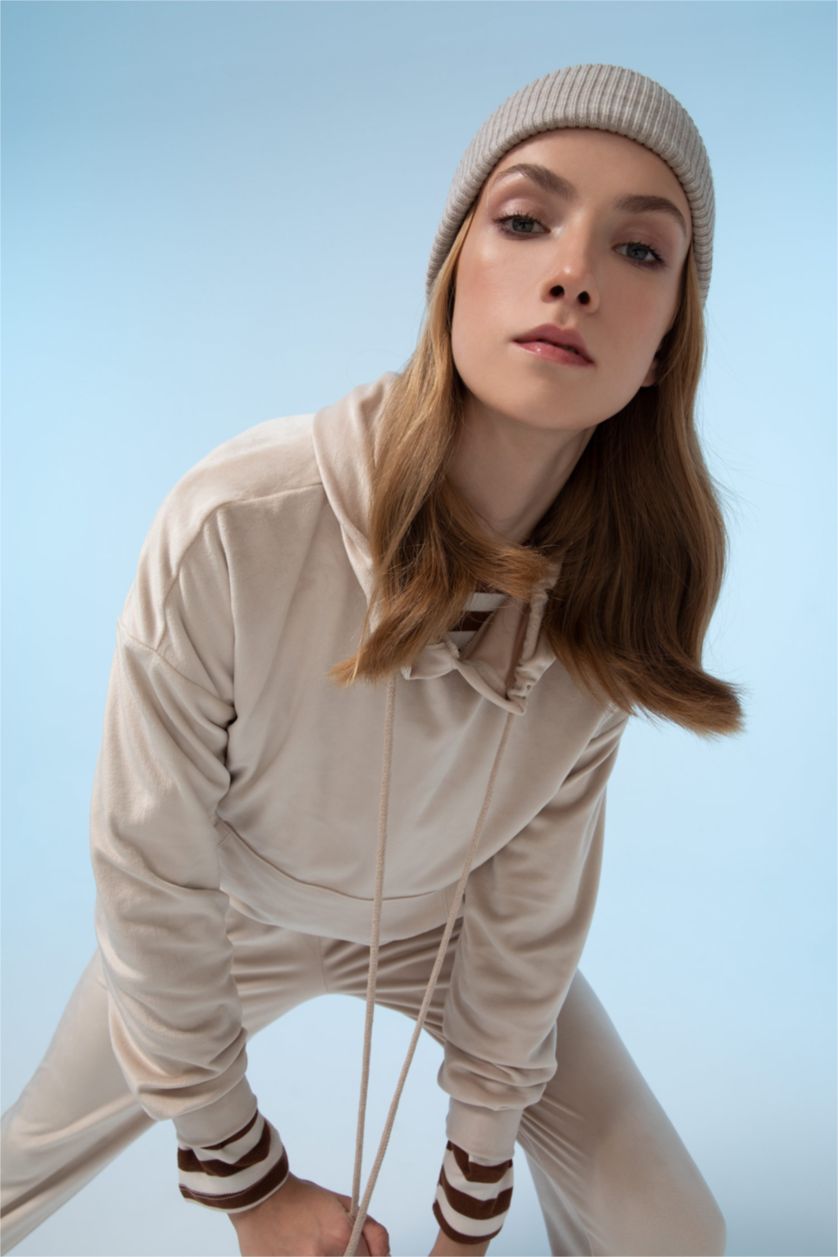 WOMAN Vison Regular Fit Hooded Basic Velvet Sweatshirt