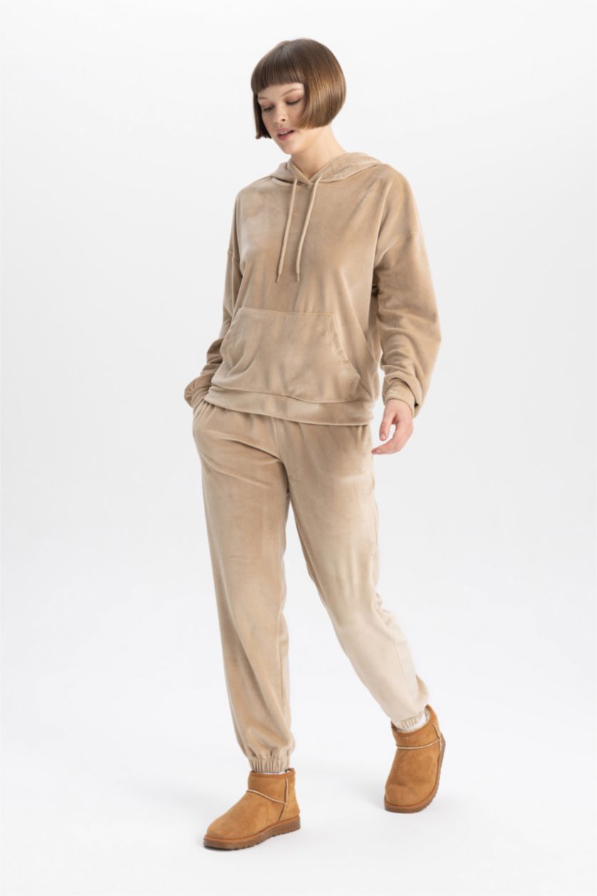 حريمي بيج بنطلون قطيفة جوجر فيت بجيب