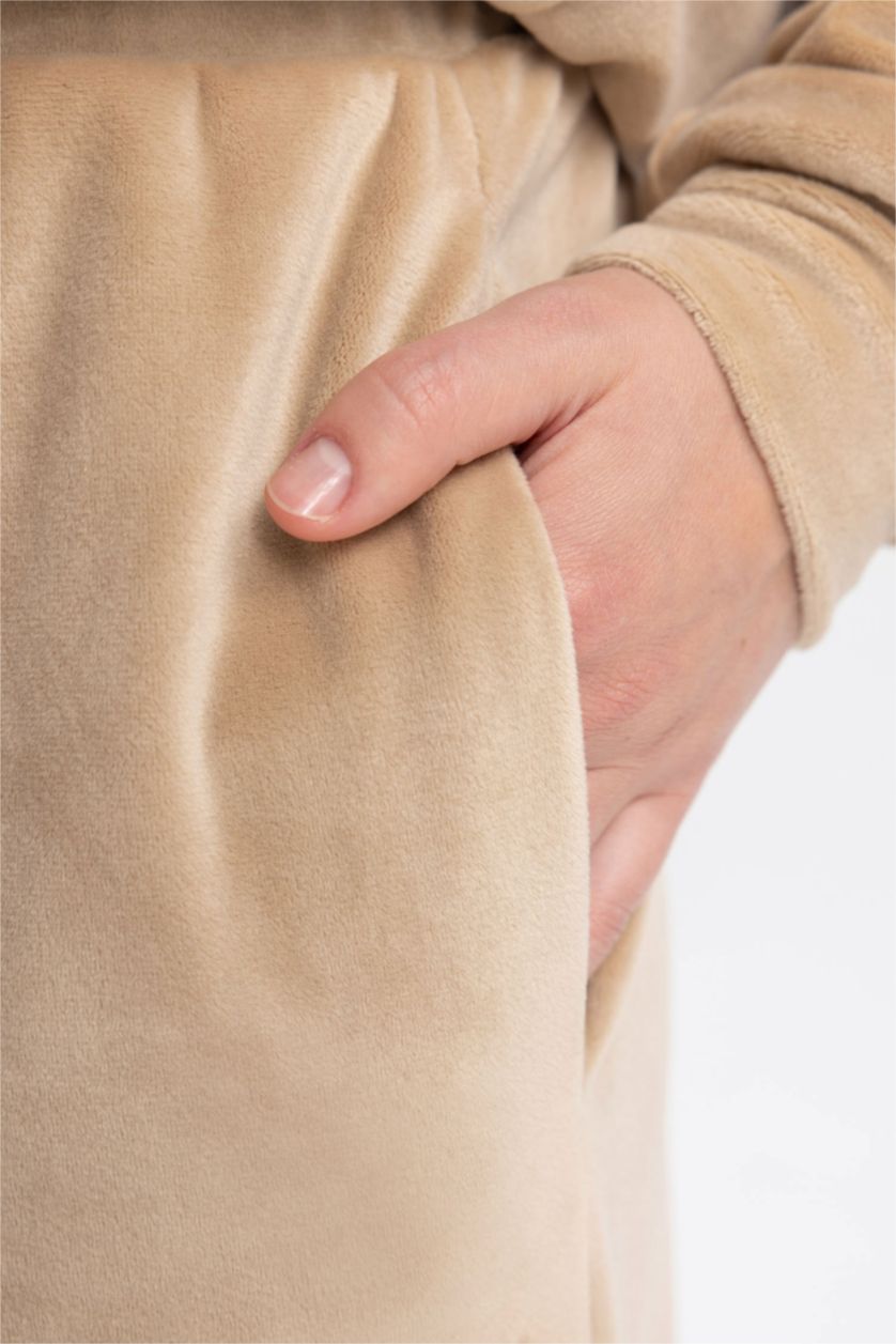 حريمي بيج بنطلون قطيفة جوجر فيت بجيب