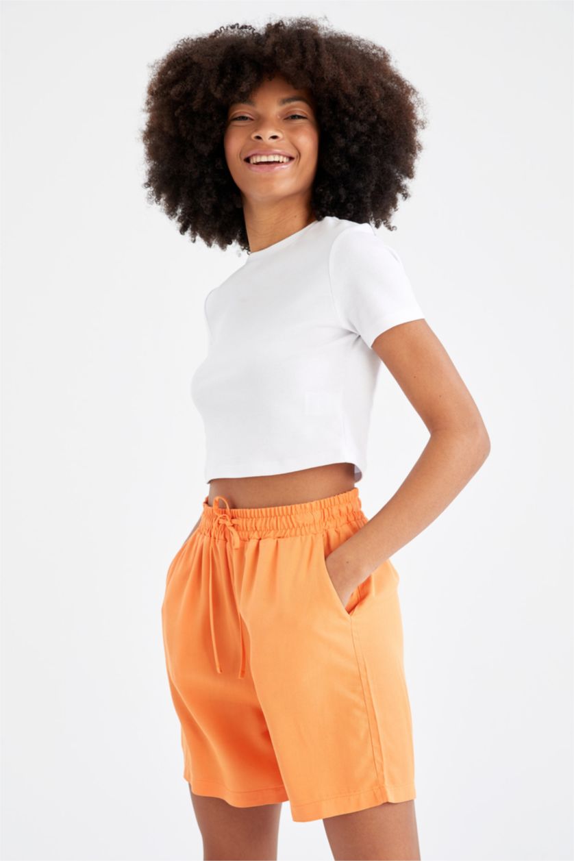 FEMME Orange Short en viscose à poches coupe décontractée
