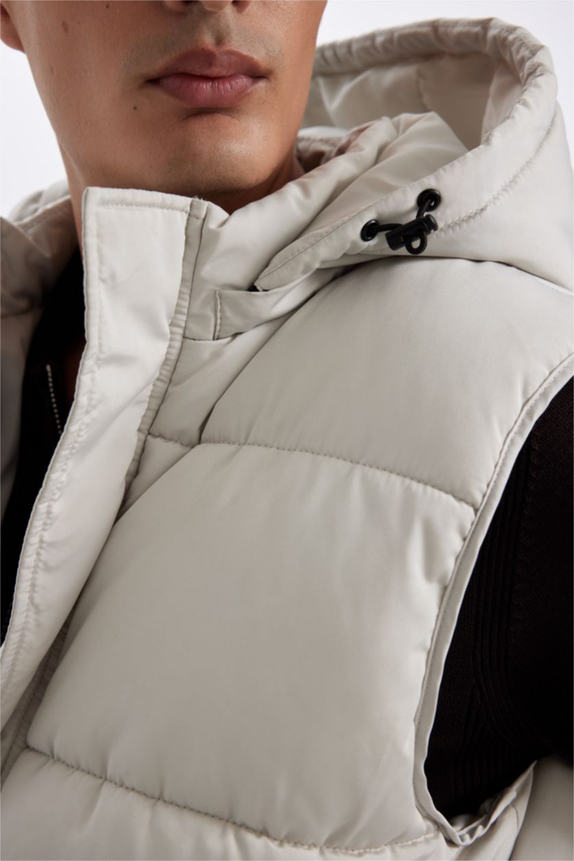 Erkek Taş Su İtici Regular Fit Kapüşonlu Fermuarlı İç Cepli Şişme Yelek