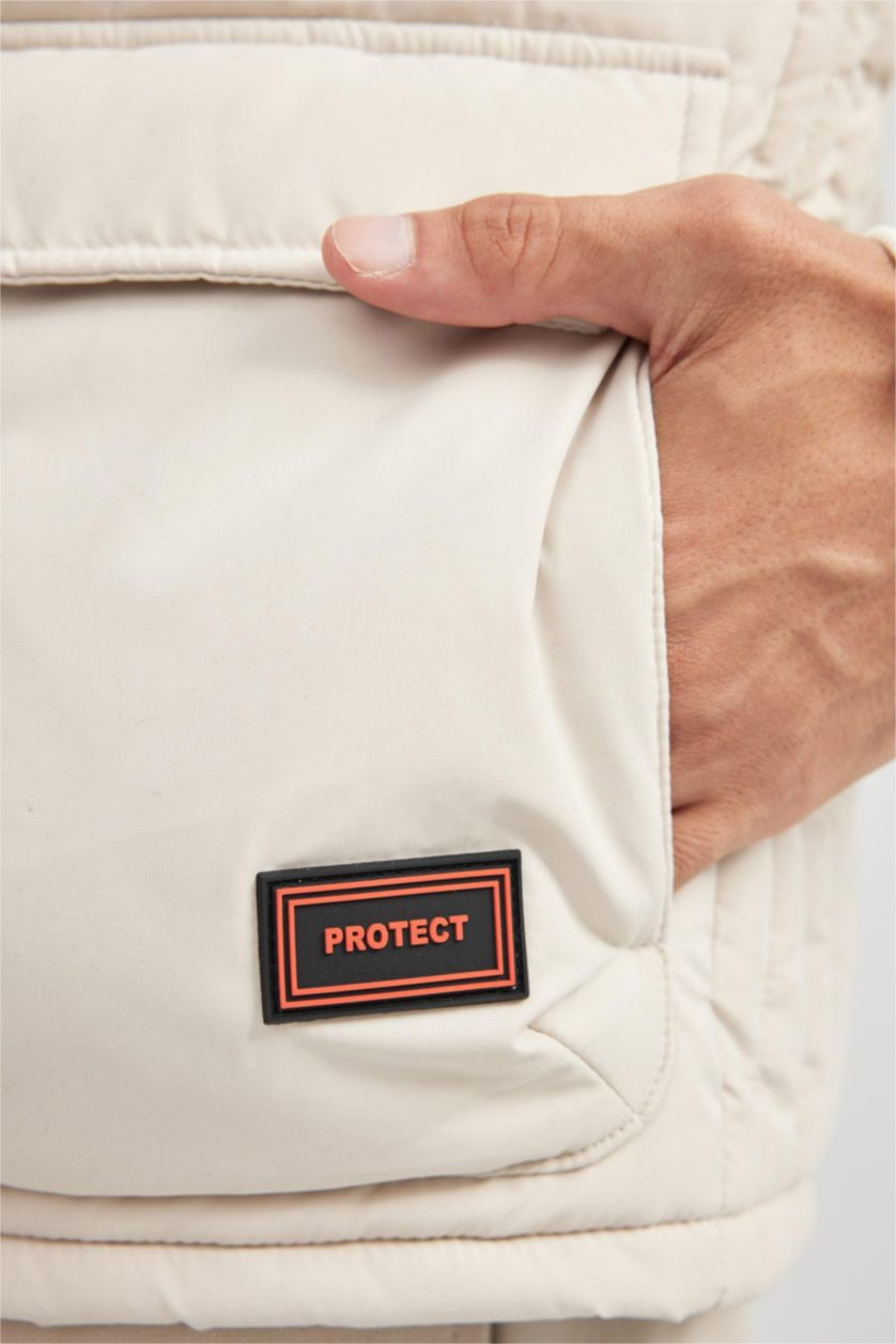 Erkek Kum Su İtici Regular Fit Kapüşonlu Fermuarlı İç Cepli Şişme Yelek